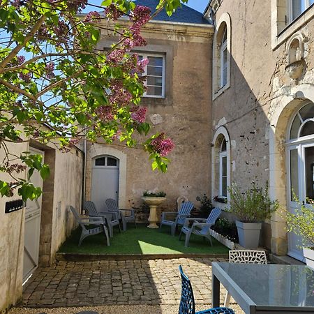 Confidences Escale A Brissac Bed & Breakfast Exterior photo